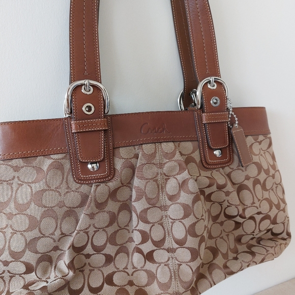 Lightly used coach bag - Picture 1 of 11